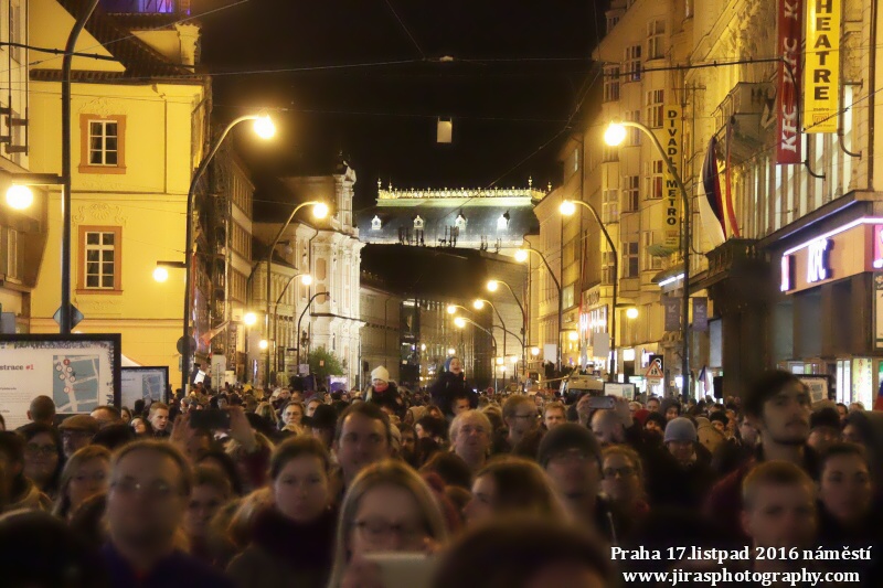 17.listopad 2016 Praha náměstí (12)