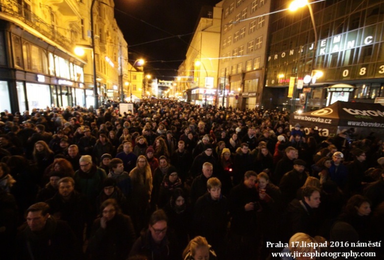 17.listopad 2016 Praha náměstí (13)