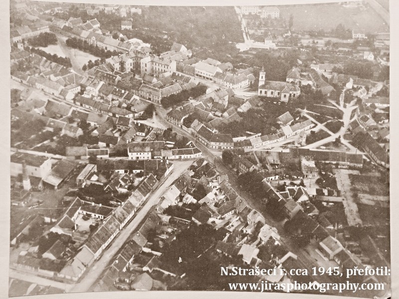 Foto Nove Straseci z letadla r. 1945 Tomas Jiras